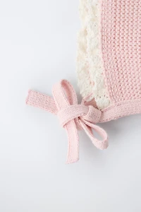 CONTRAST LACE KNIT BONNET