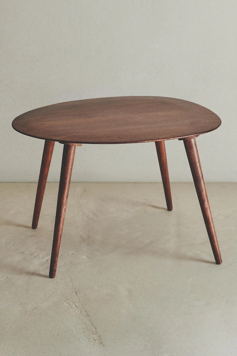 TABLE BASSE EN BOIS BISEAUTÉ