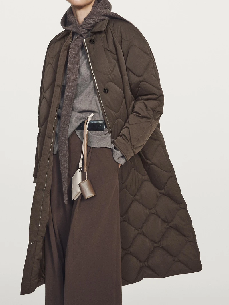 Long water-repellent puffer jacket