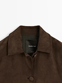 Veste courte boutons recouverts en cuir finition daim