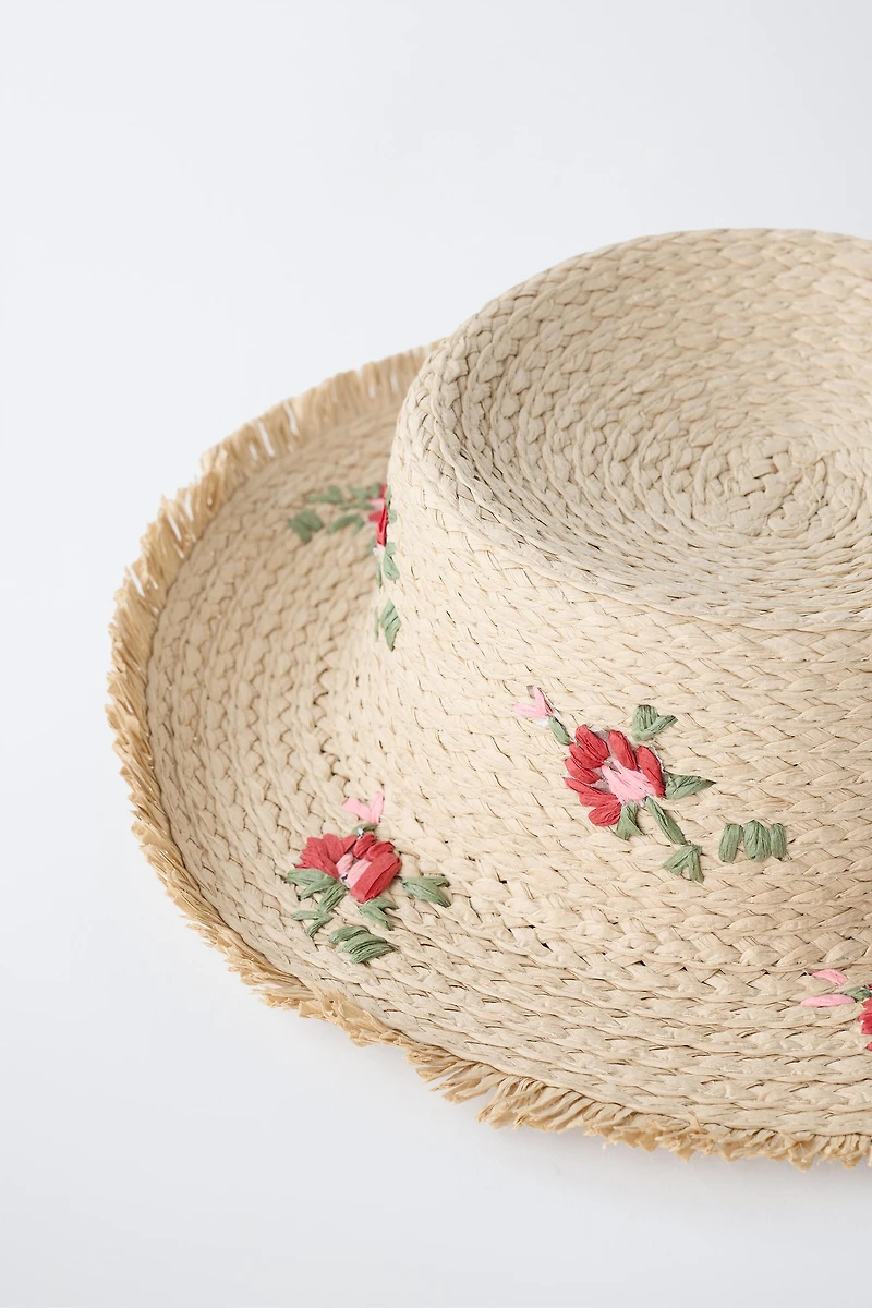 STRAW HAT WITH EMBROIDERED FLOWERS