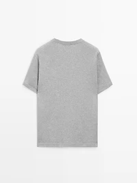 100% cotton T-shirt with contrast detail