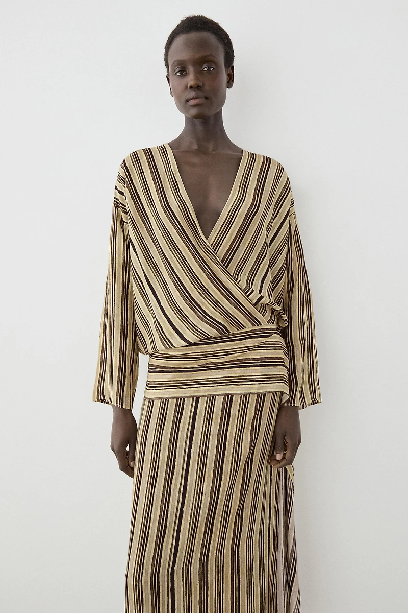 Robe midi à rayures avec ceinture