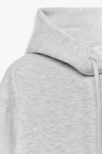 SWEAT BASIQUE À CAPUCHE