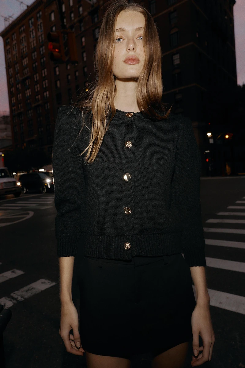 GILET EN MAILLE À ÉPAULES MARQUÉES