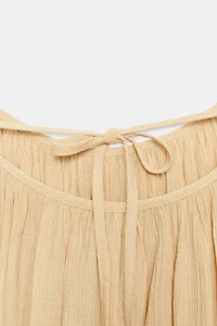 ROBE COURTE TEXTURÉE À VOLUME