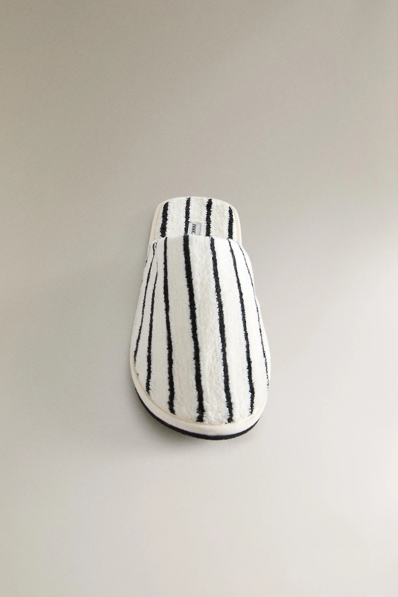 STRIPED TERRY BATHROOM SLIPPERS