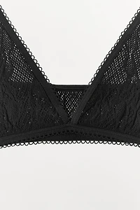 SEAMLESS LACE BRALETTE