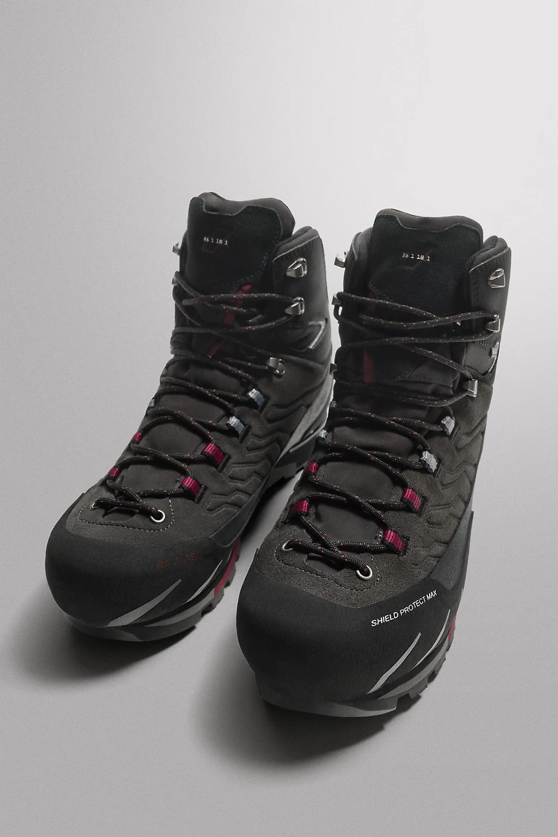 RECCO® WATERPROOF HIKING BOOTS
