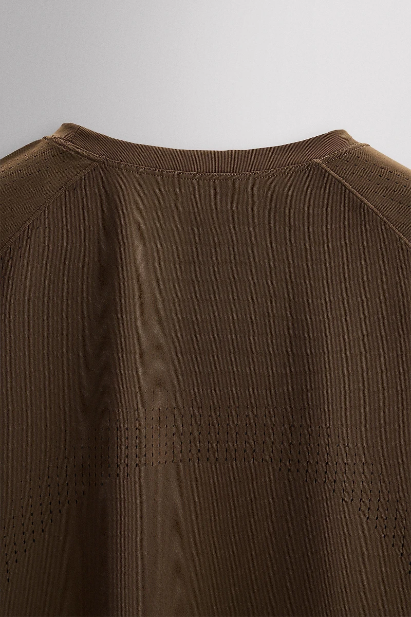 OPEN KNIT STRUCTURE T-SHIRT