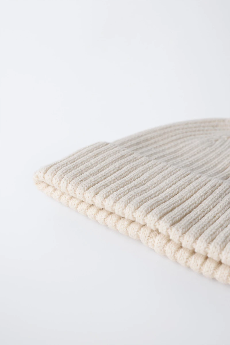 BONNET EN MAILLE UNIE