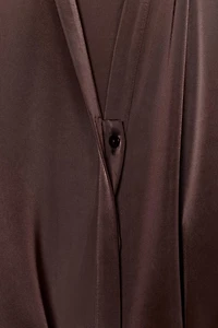 BLOUSE SATINÉE AVEC CEINTURE