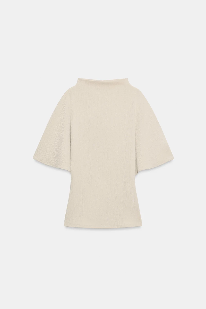PLEATED TEXTURED TOP