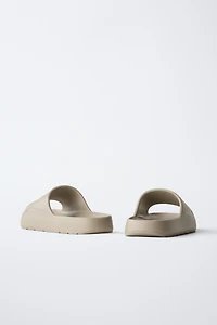 CLAQUETTES DE BAIN