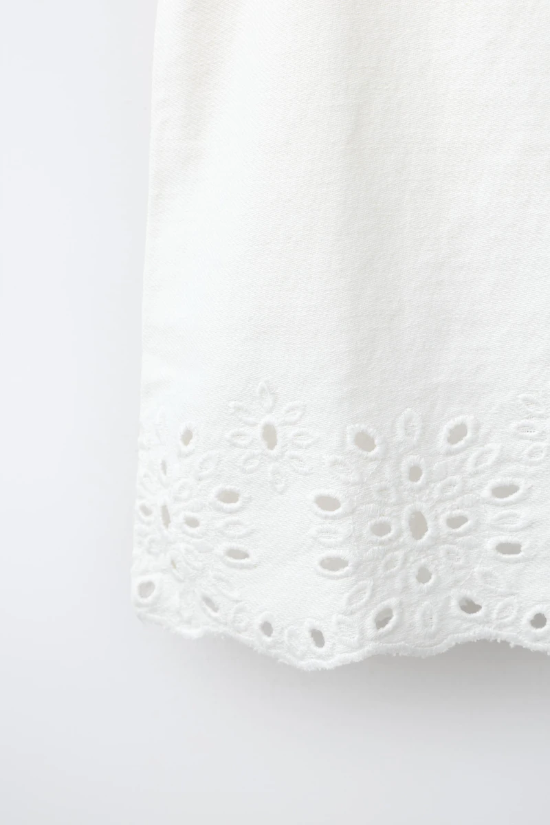 EMBROIDERED TOP
