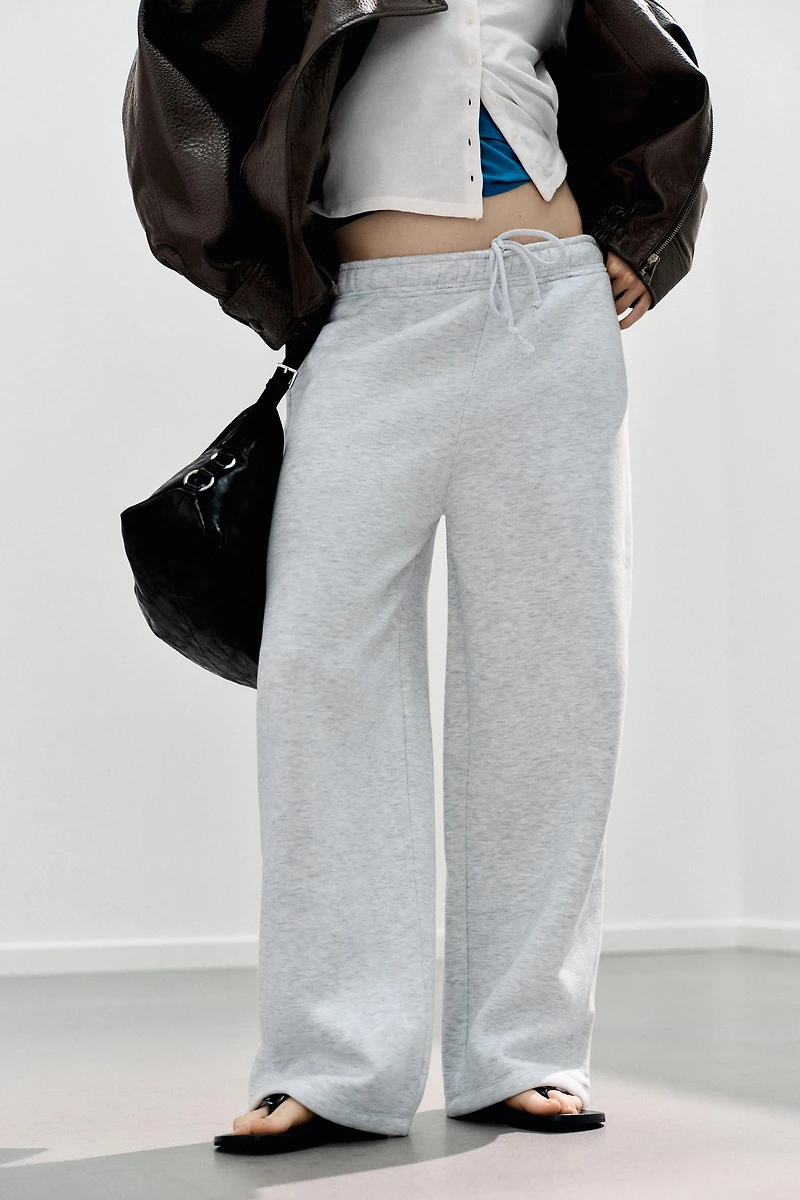 BASIC STRAIGHT-LEG PLUSH PANTS WITH ADJUSTABLE HEM