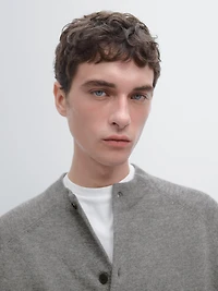 Knit cardigan with raglan sleeves