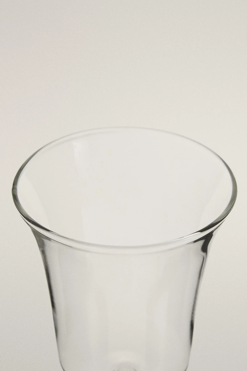 CARVED EFFECT CRYSTALLINE GLASS