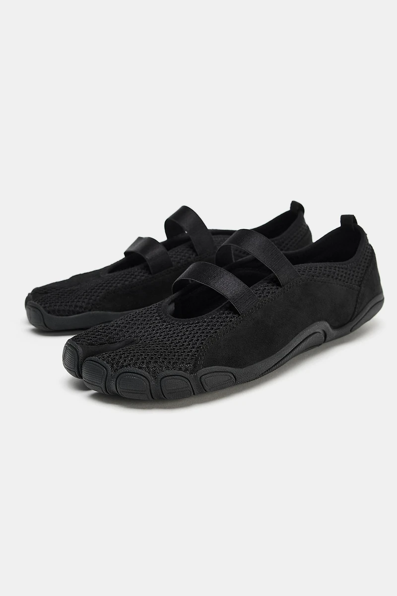 ELASTIC STRAP BALLET FLATS
