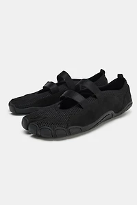 ELASTIC STRAP BALLET FLATS