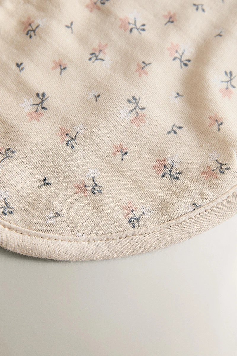 CHILDREN'S TULIP MUSLIN BIB