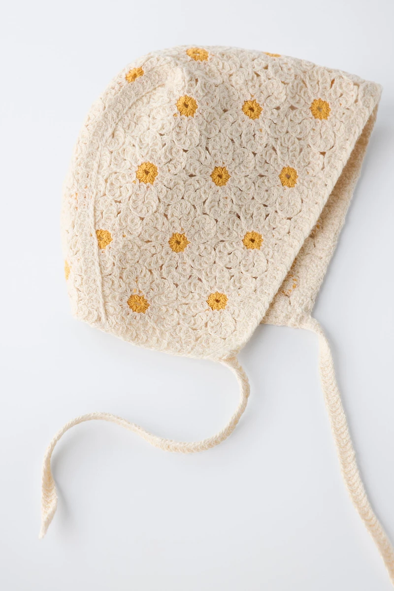 CROCHET DAISY BONNET