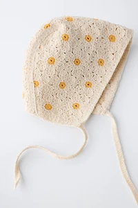 CROCHET DAISY BONNET
