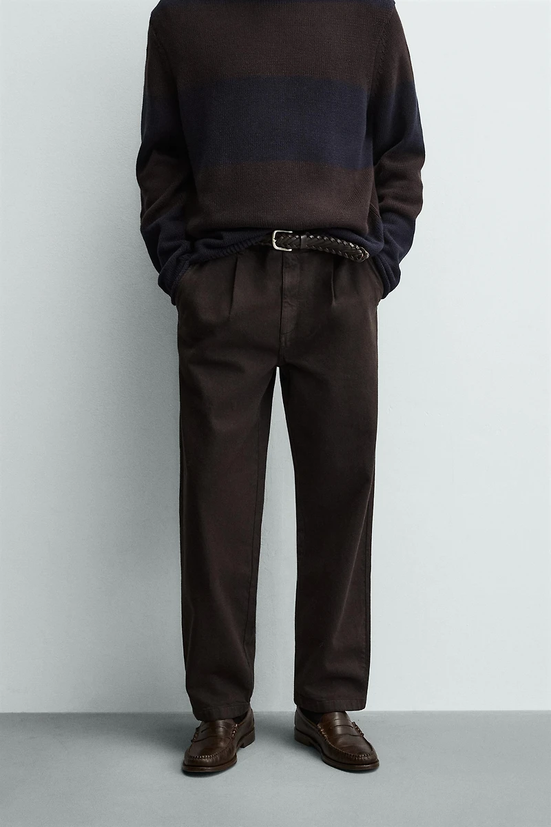 PLEATED STRAIGHT FIT PANTS