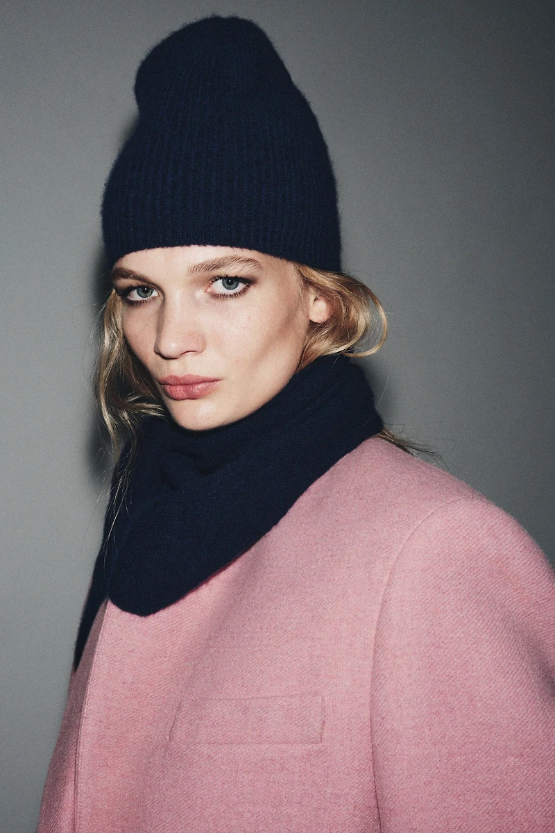 RIBBED CASHMERE BLEND BEANIE