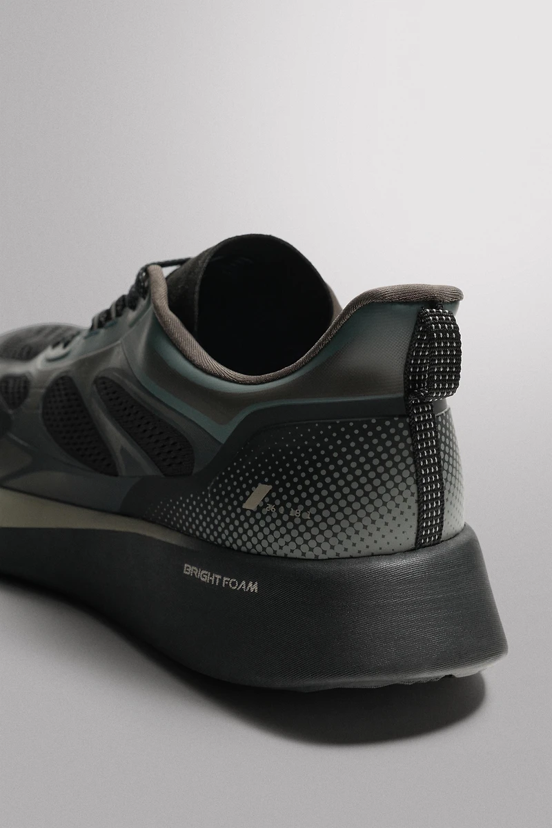 RUNNING SNEAKERS