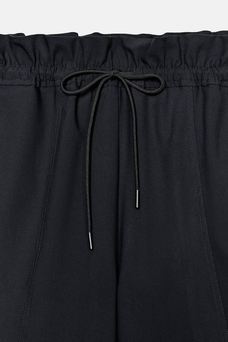 RUFFLE WAIST SHORTS