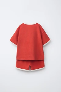 ENSEMBLE T-SHIRT ET BERMUDA LISERÉS EFFET ÉPONGE