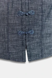 LINEN CROP TOP WITH FROG CLASP