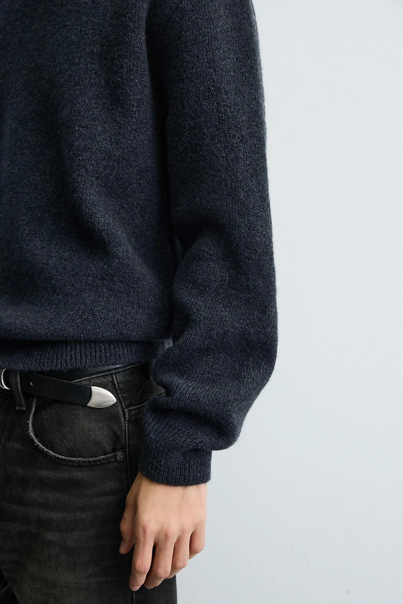 TEXTURED BOXY FIT JUMPER