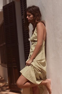 FLOWY OPEN-BACK MIDI DRESS