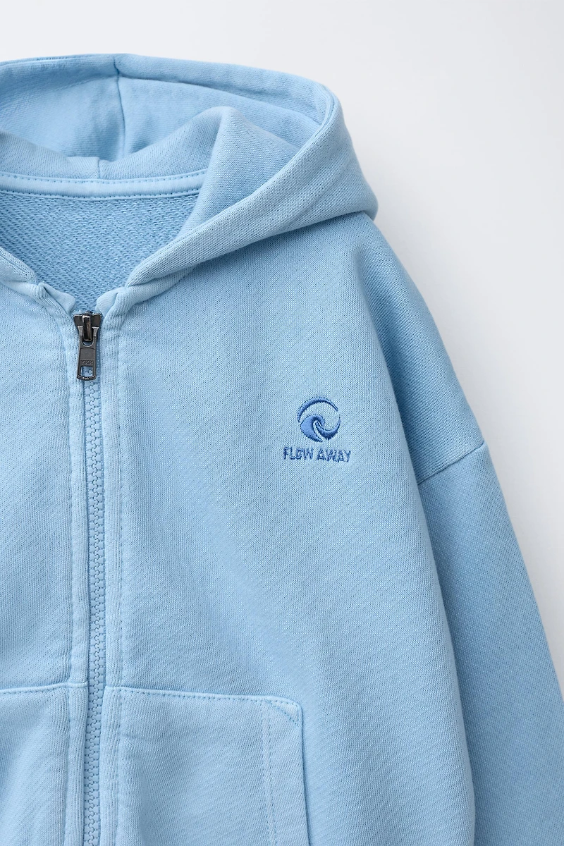 SWEAT ZIPPÉ LOGO BRODÉ