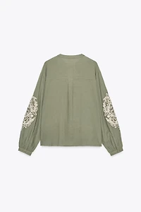 CONTRAST EMBROIDERY BLOUSE