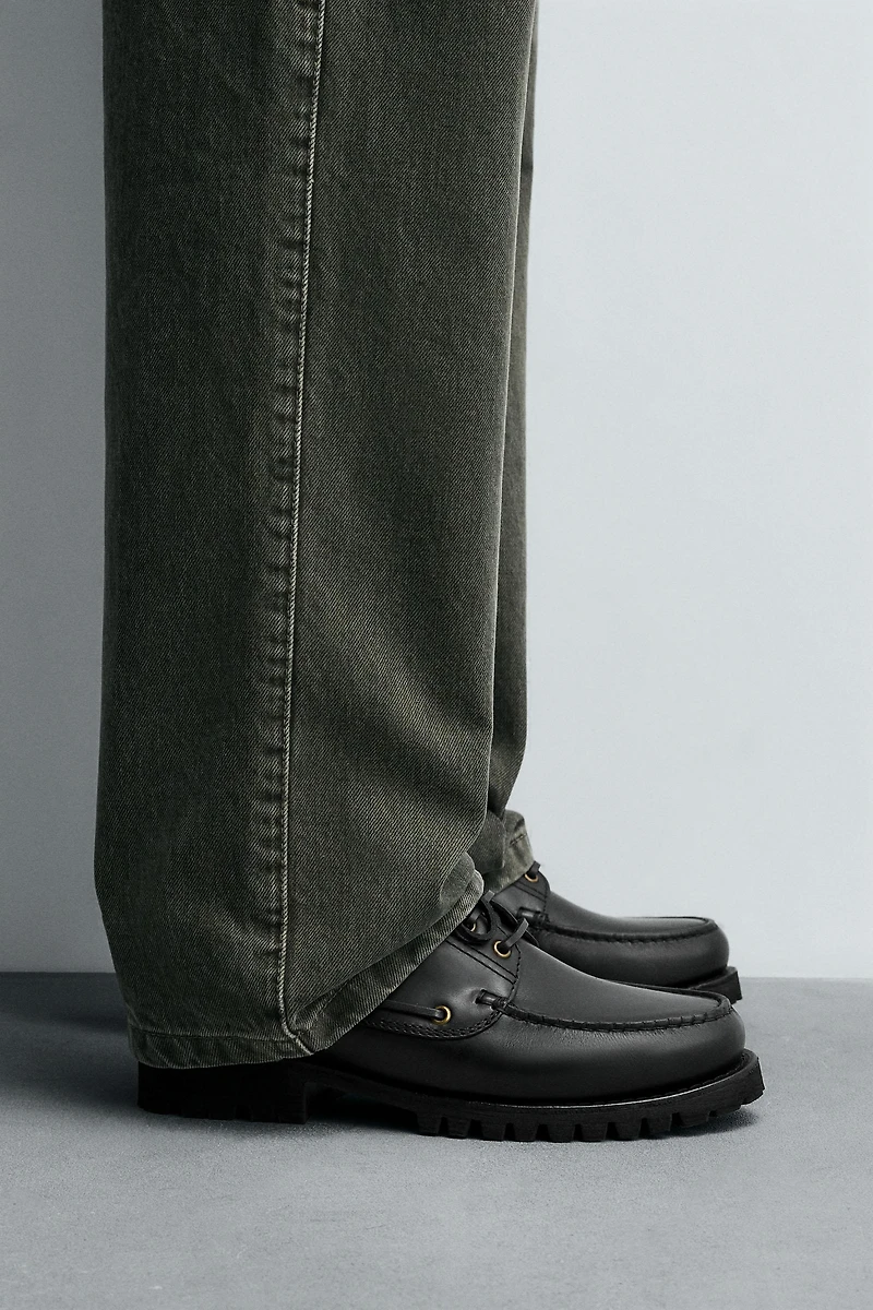 LEATHER BOAT SHOES