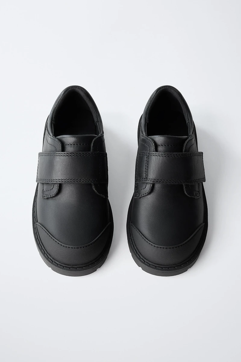 CHAUSSURES EN CUIR