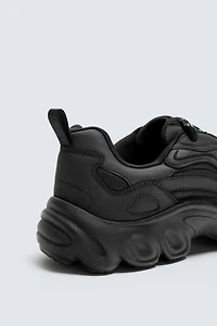 CHUNKY SOLE SNEAKERS