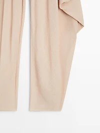 Flowing voluminous trousers