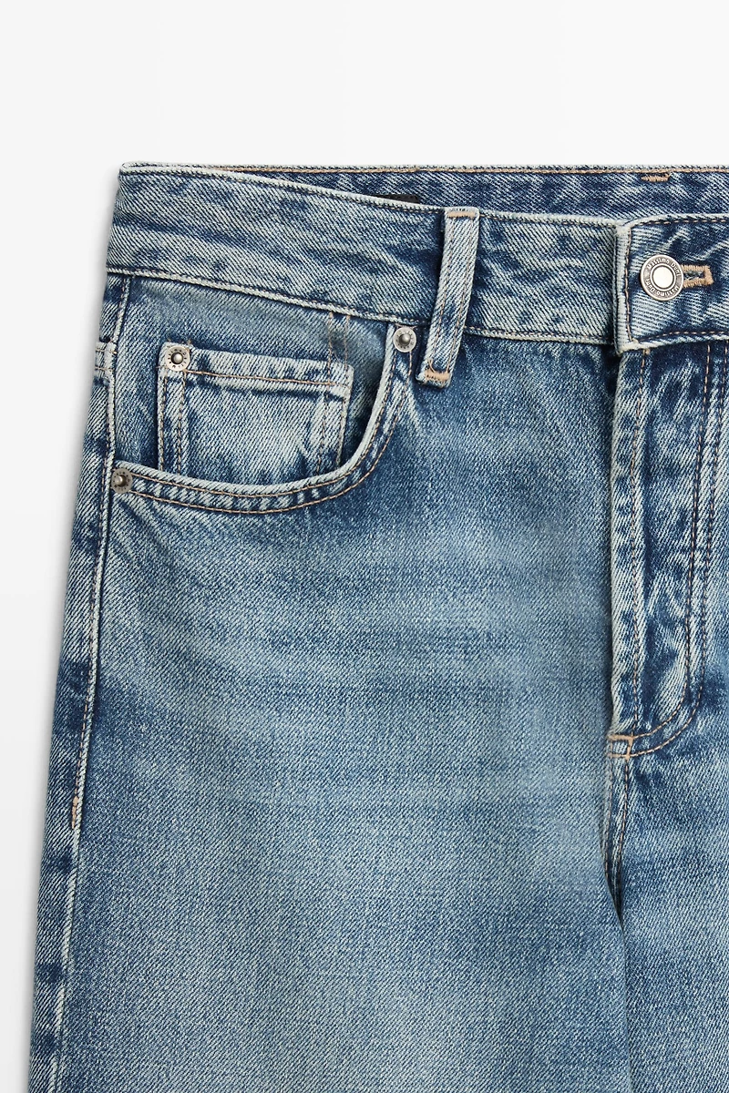 Mid-waist wide-leg jeans
