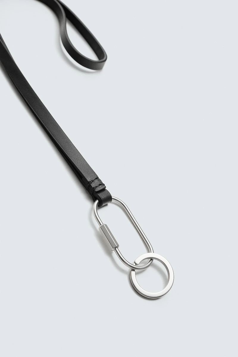 LEATHER PENDANT KEYCHAIN