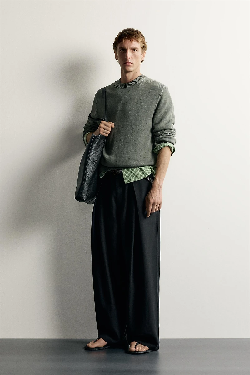 PLEATED FLOWY PANTS