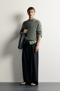 PLEATED FLOWY PANTS
