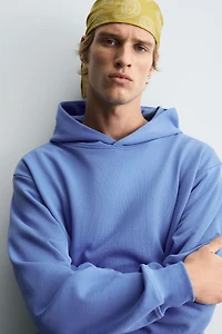 BASIC HOODIE SWEATSHIRT