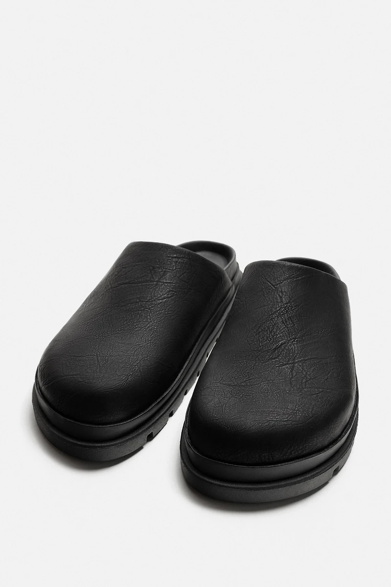 THICK CLOGS