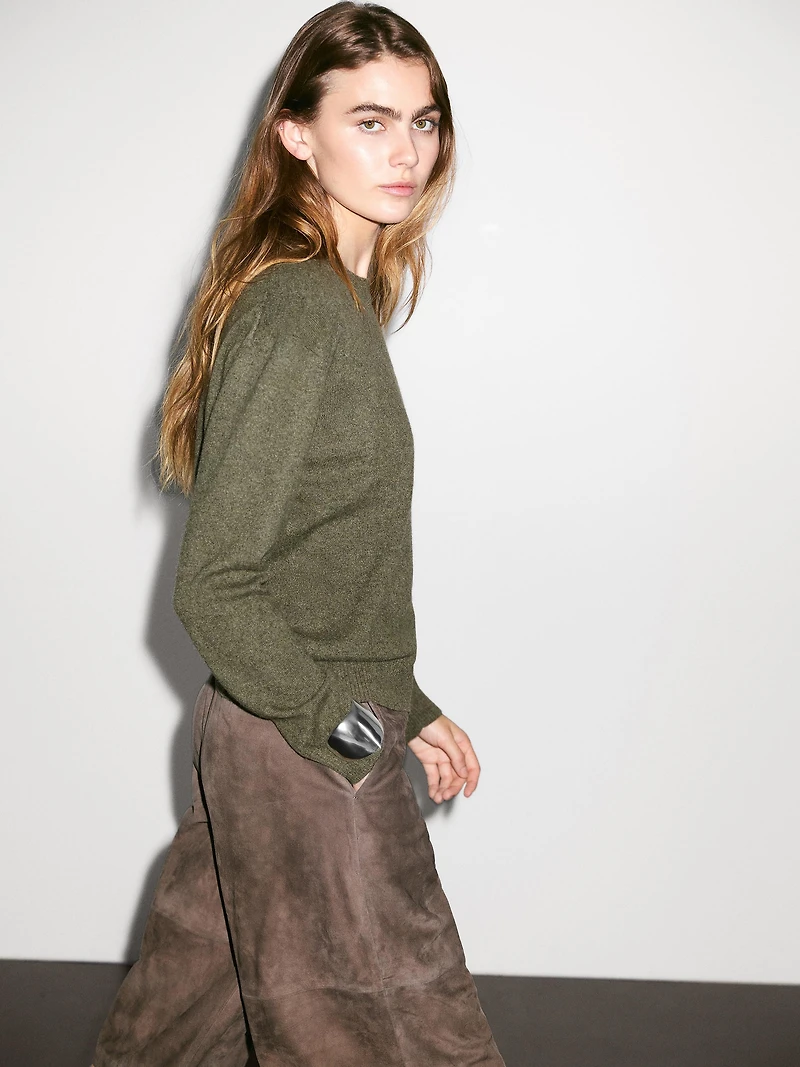 Crew neck cashmere sweater