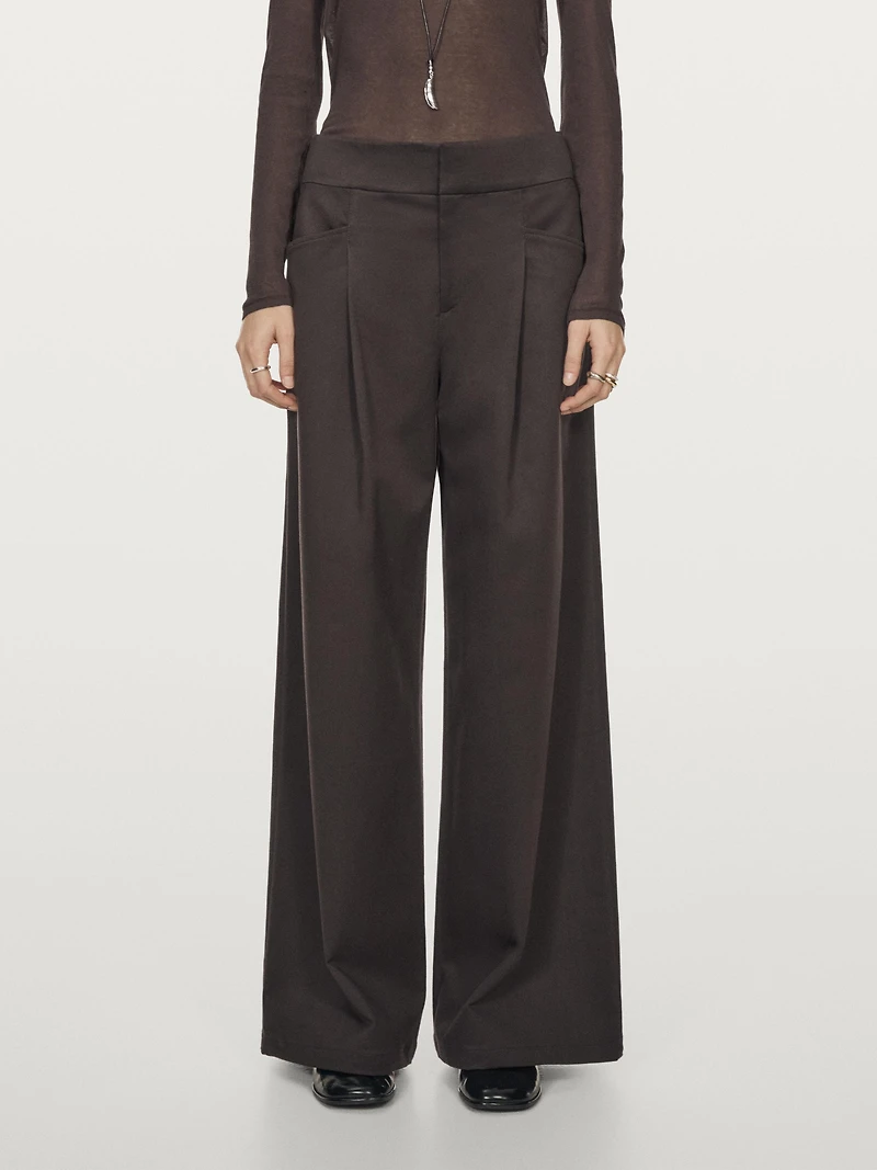 Wide-leg pleated trousers