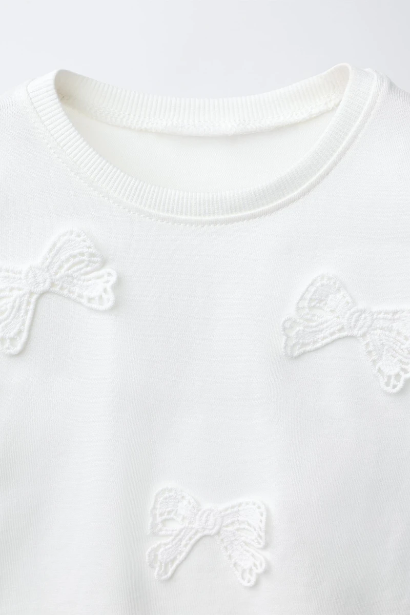 CROCHET BOW T-SHIRT
